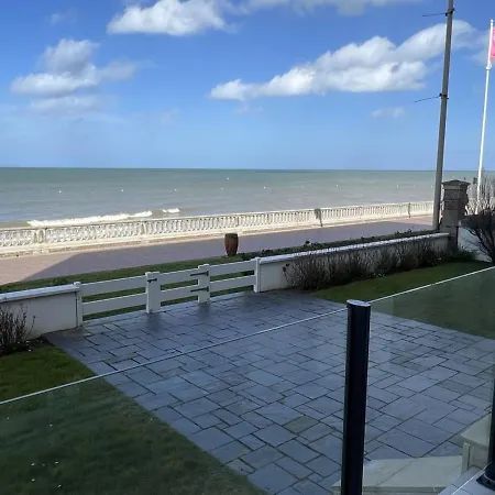 Apartamento Studio En Centre-ville De Avec Balcon Et Parking - Fr-1-487-345
